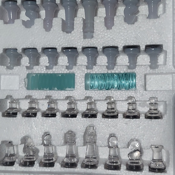 Chess & Checkers - Picture 3 of 4